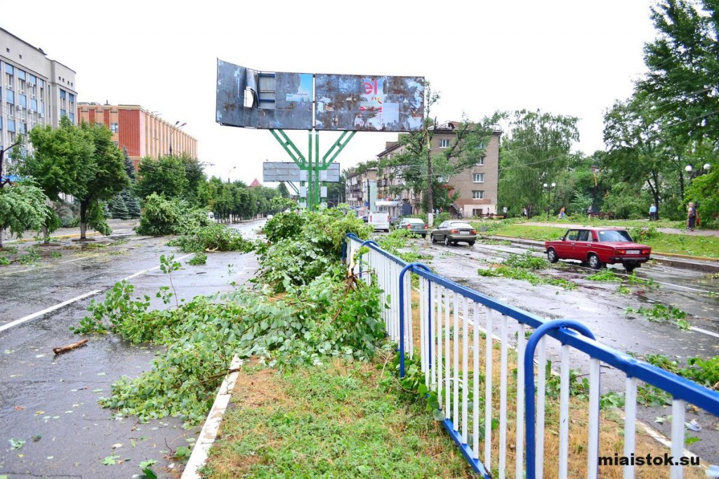 Ураган в Луганске: как бушевала стихия и ее последствия. ФОТО. ВИДЕО