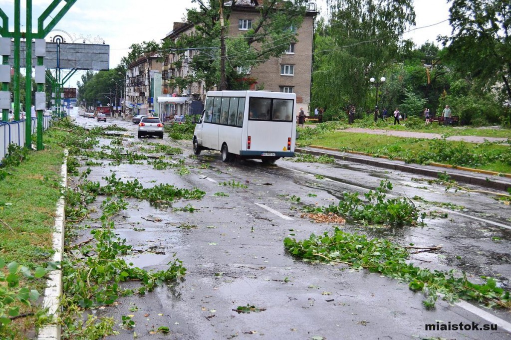 Ураган в Луганске: как бушевала стихия и ее последствия. ФОТО. ВИДЕО