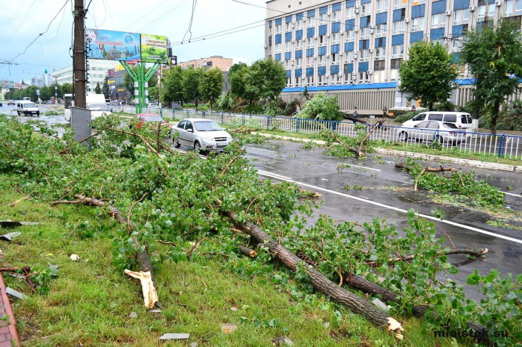 Ураган в Луганске: как бушевала стихия и ее последствия. ФОТО. ВИДЕО