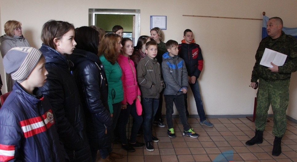 В «ЛНР» воспитанников детского дома отвели на экскурсию в СИЗО