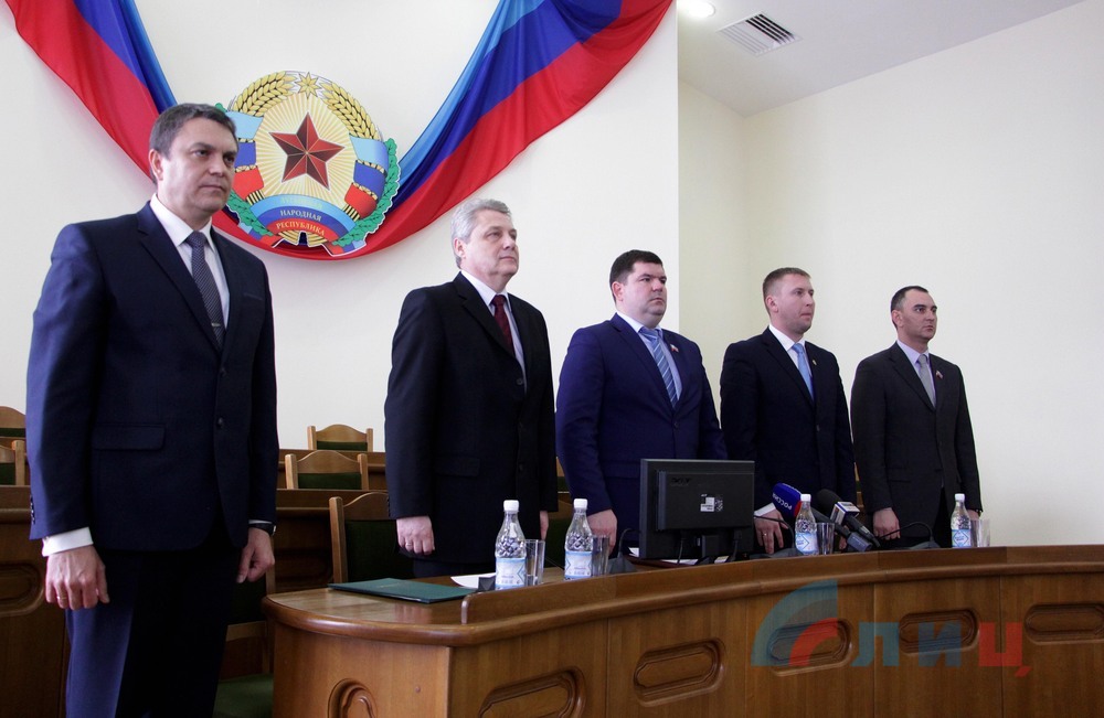 «Народный совет» принял отставку Плотницкого и утвердил Пасечника