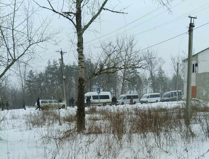 В Станицу Луганскую не пропускают частный транспорт, – правозащитники