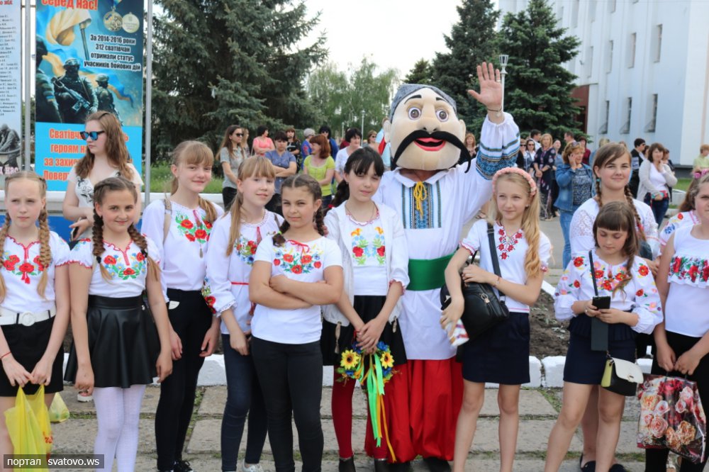Как на Луганщине отметили День вышиванки