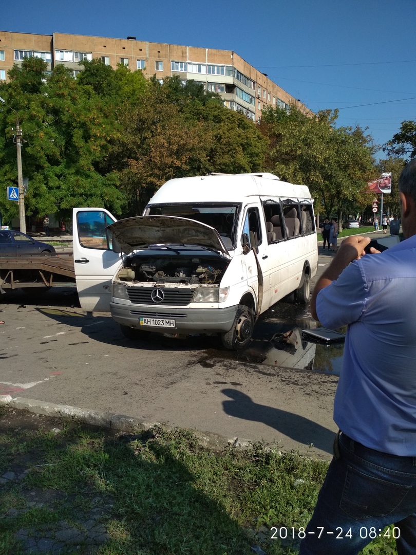 В Донецке перевернулся микроавтобус с детьми, – соцсети
