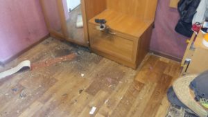 В поселке Золотое-4 снаряд повредил жилой дом