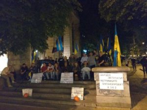 Бастующие горняки остались ночевать под зданием министерства энергетики в Киеве