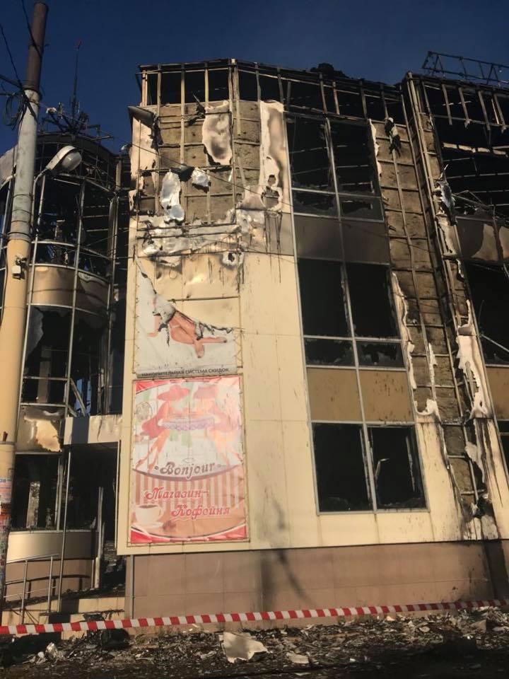 В оккупированном Антраците сгорел торговый центр