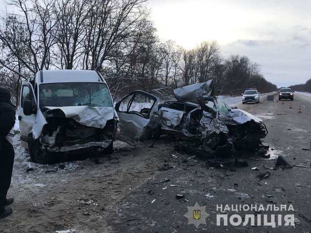 В Харьковской области в ДТП попал автобус, перевозивший людей из Попасной