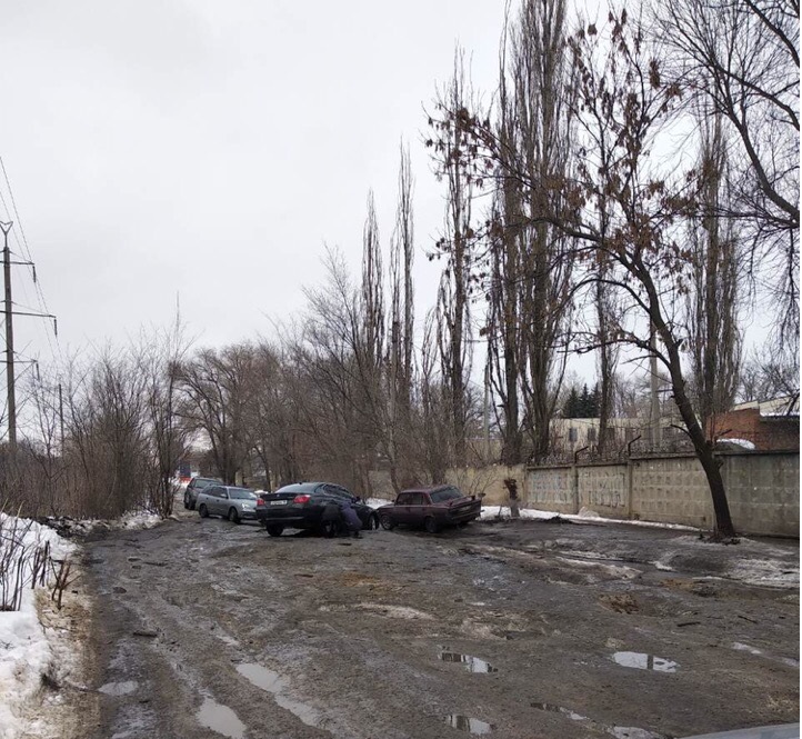 В социальной сети показали состояние дорог в Луганске