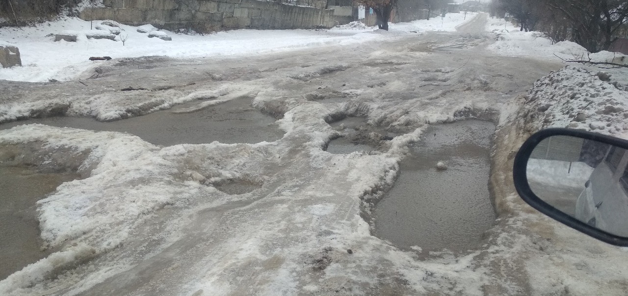 В социальной сети показали состояние дорог в Луганске