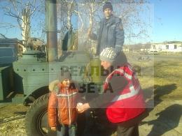 В Станице Луганской спасатели установили пункт обогрева возле пешеходного пункта пропуска