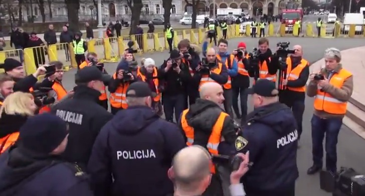 В Латвии задержан российскй пропагандист Грэм Филипс (видео)