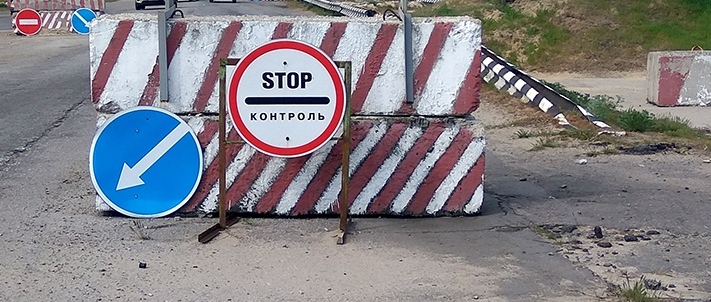 В «ДНР» открыли отремонтированный блокпост: образовались длинные очереди