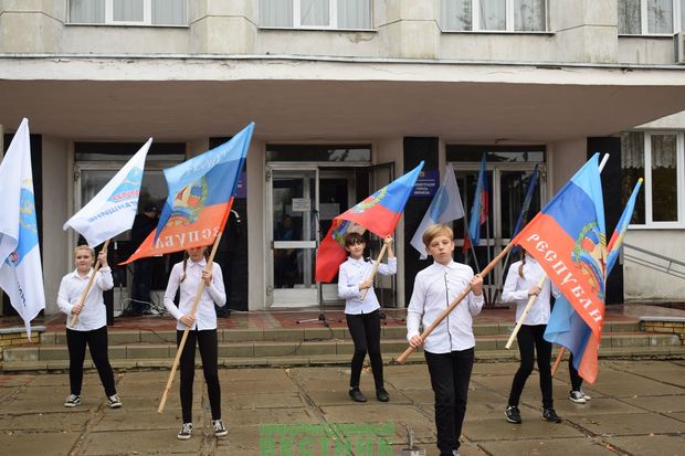 В «ЛНР» приводят детей на митинги агитировать за Пасечника