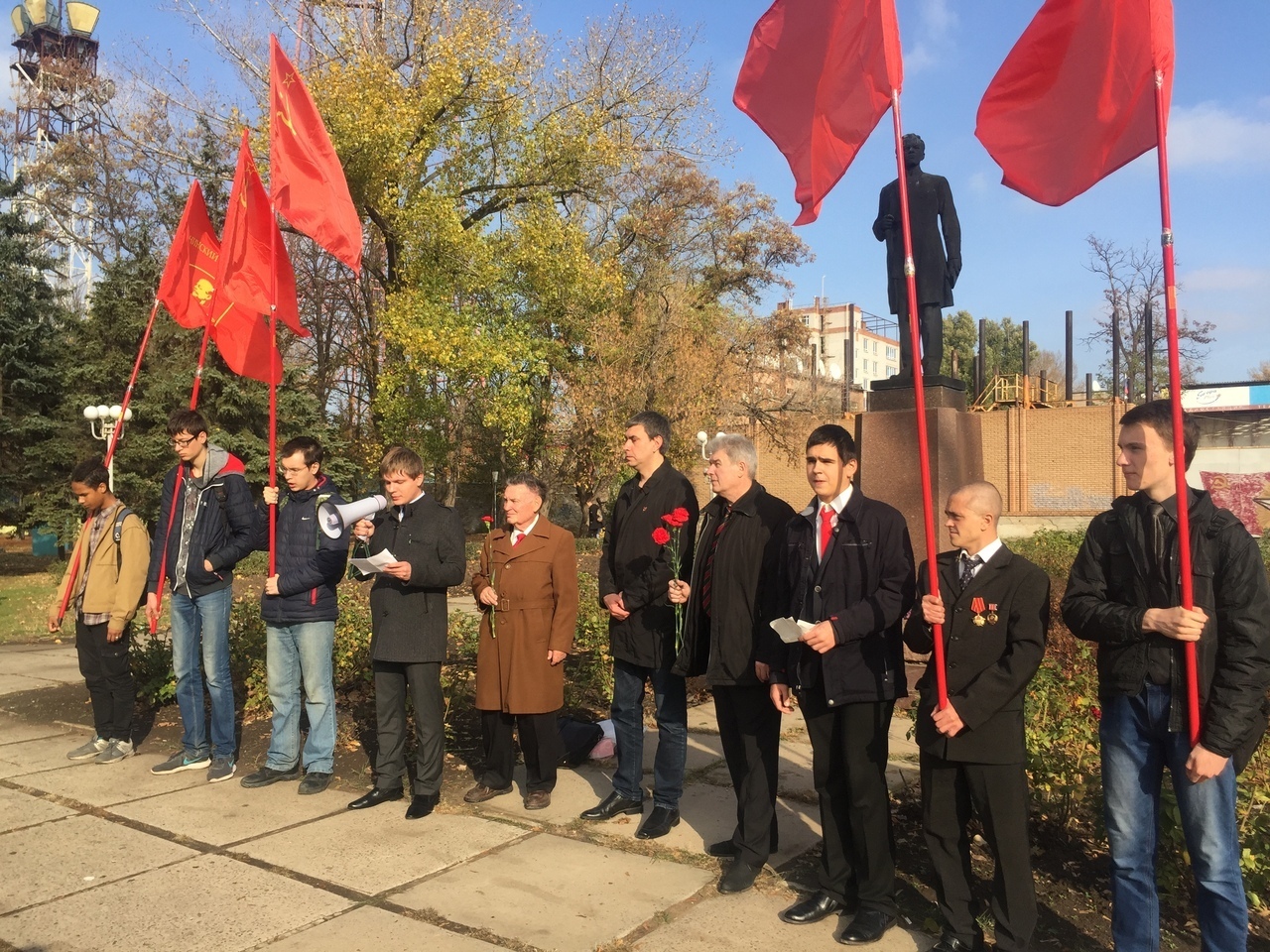 Бастарды «Новороссии». Как в «ЛНР» притесняют коммунистов