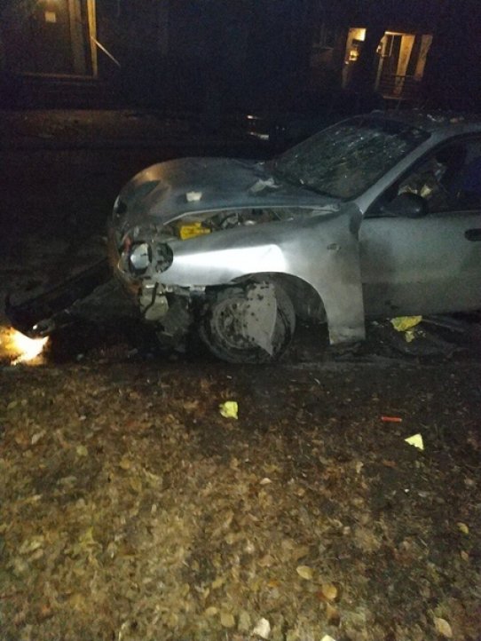 В Луганске ночью взорвался автомобиль