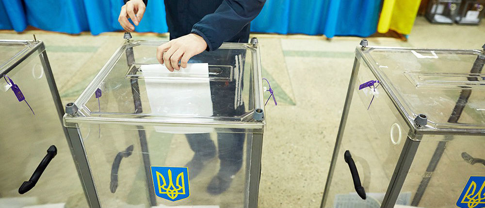 В Украине началось голосование во втором туре президентских выборов