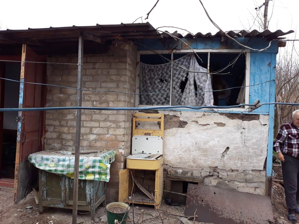В Луганской области от обстрела пострадал дом