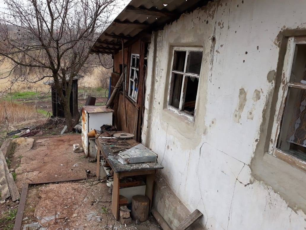 В Луганской области от обстрела пострадал дом