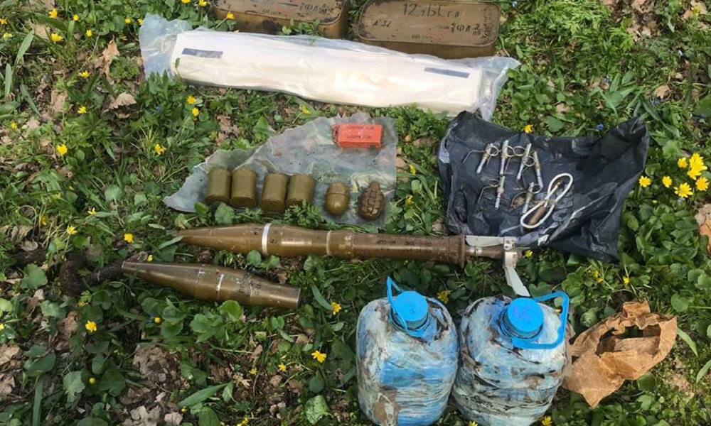 В Луганской области возле детского лагеря был тайник с боеприпасами