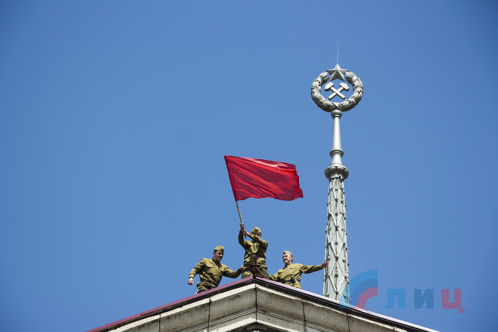В Луганске штурмом брали «Рейхстаг»