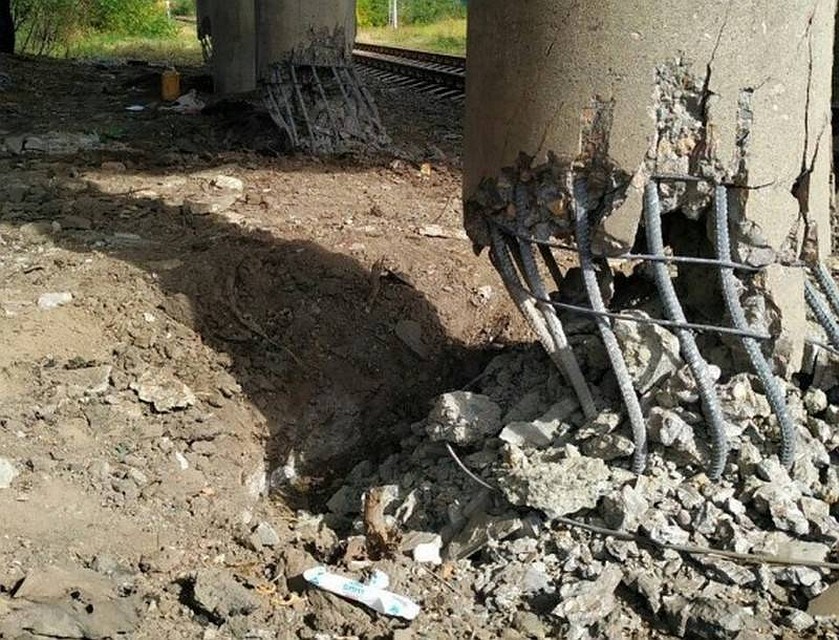 В РФ завели дело о подрыве моста в Луганске: обвиняют Украину