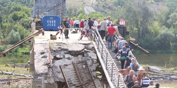 Украинская сторона убрала все фортификационные сооружения у моста у Станицы Луганской