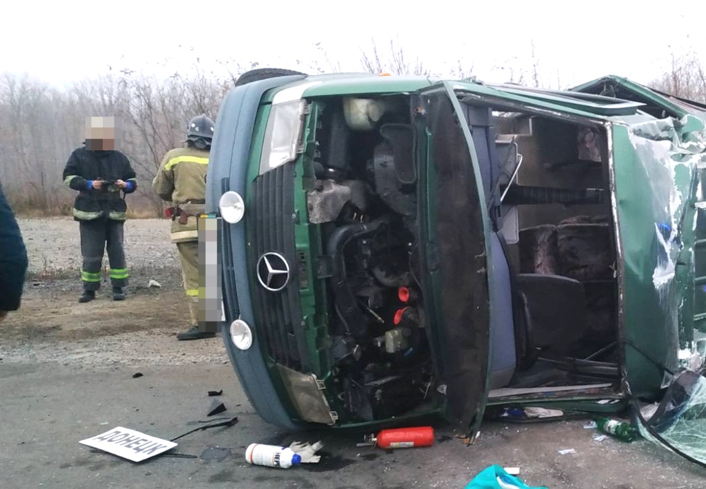 На пункте пропуска «Александовка» авария: 2 погибли, 11 травмировались