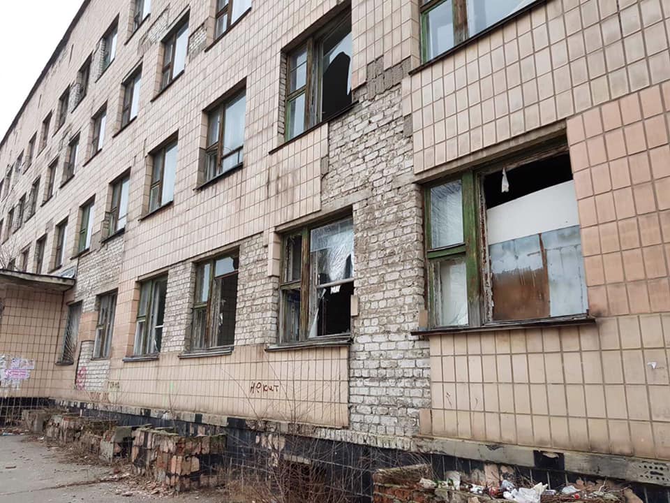 В &#8220;ЛНР&#8221; показали фотографии разрушенной больницы. Луганчане возмущены (ФОТО)