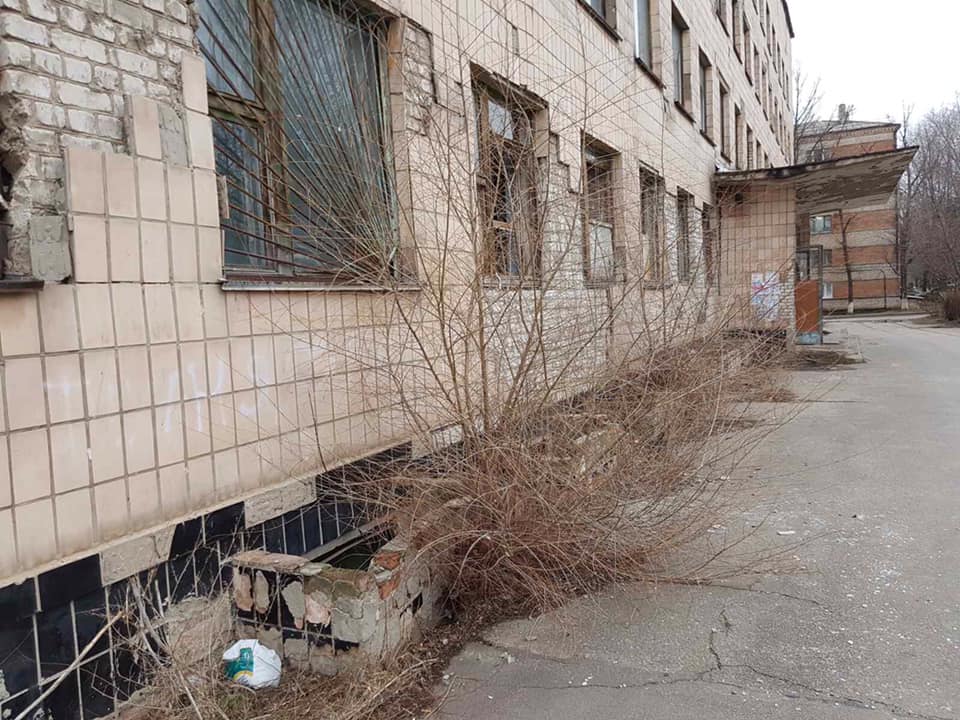 В &#8220;ЛНР&#8221; показали фотографии разрушенной больницы. Луганчане возмущены (ФОТО)