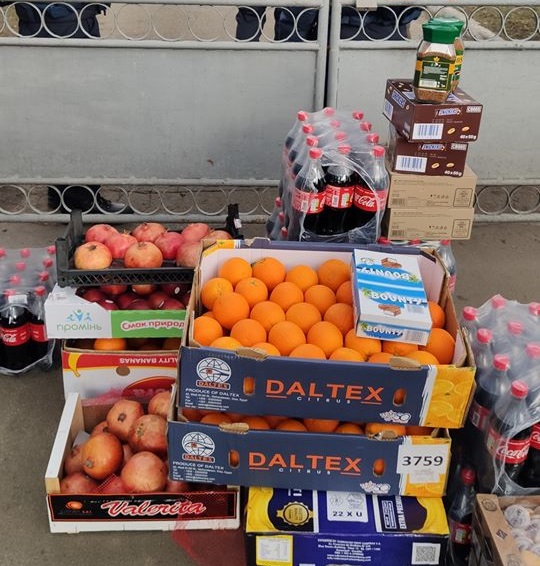 Переселенцы из Донецка привезли продукты эвакуированным из Уханя
