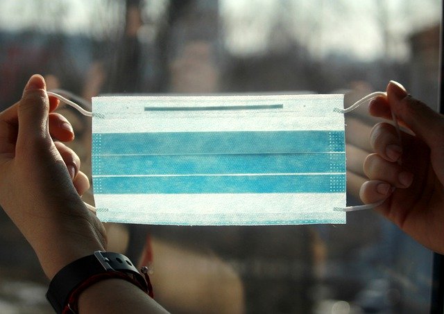 Из-за коронавируса в &#8220;ЛНР&#8221; закрывают рынки, торговые центры, ночные клубы, салоны красоты и даже парки