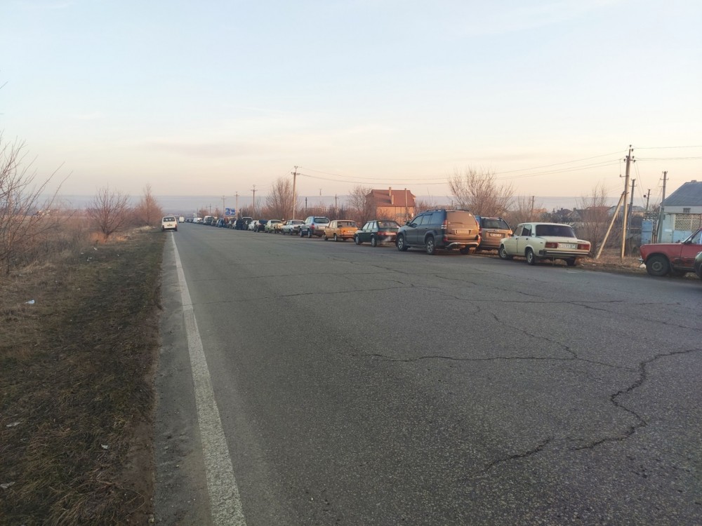 Жители Луганска штурмовали &#8220;МРЭО&#8221;, чтобы перерегистрировать автомобили