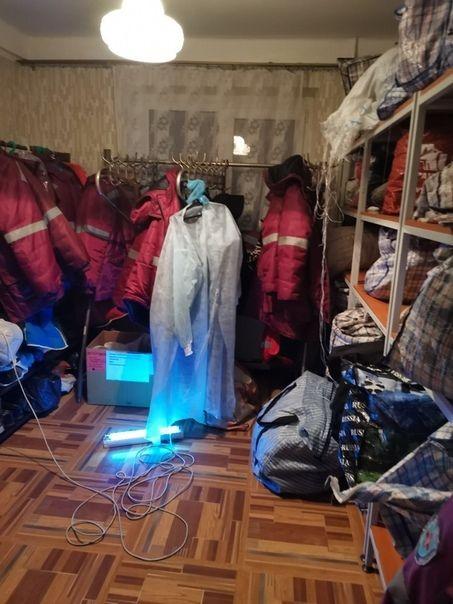 В соцсетях показали, как в Луганске стирают одноразовые защитные костюмы медиков