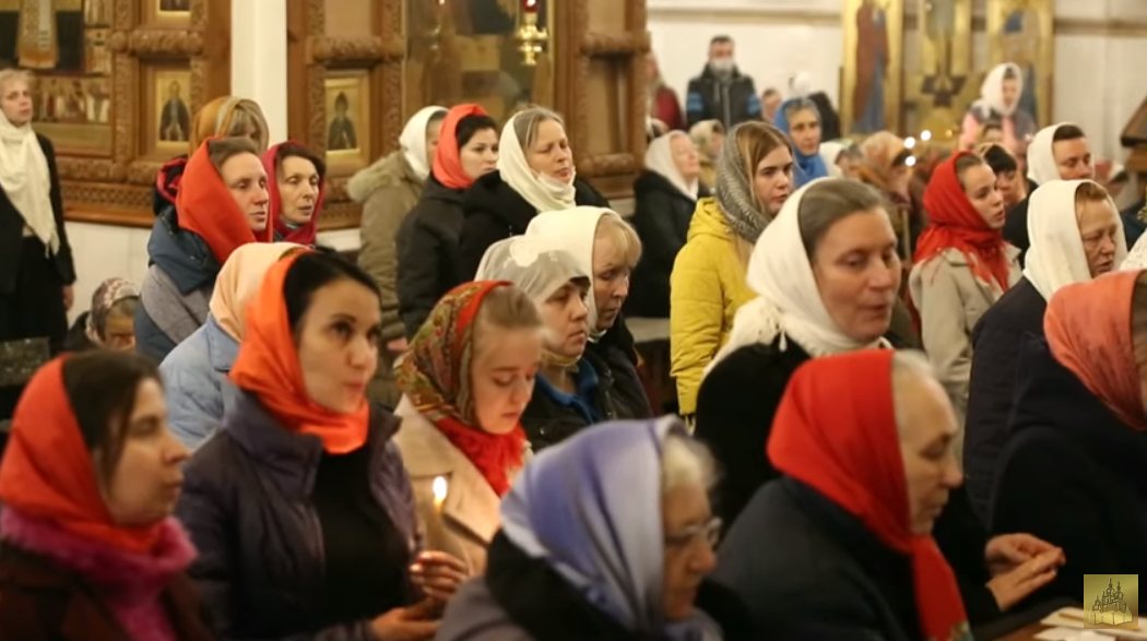 В Святогорской лавре на Пасху собралась толпа верующих. Заведено уголовное дело