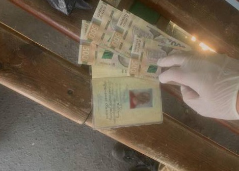 На КПВВ “Станица Луганская” женщина пыталась дать взятку в две тысячи гривен, чтобы обойтись без самоизоляции