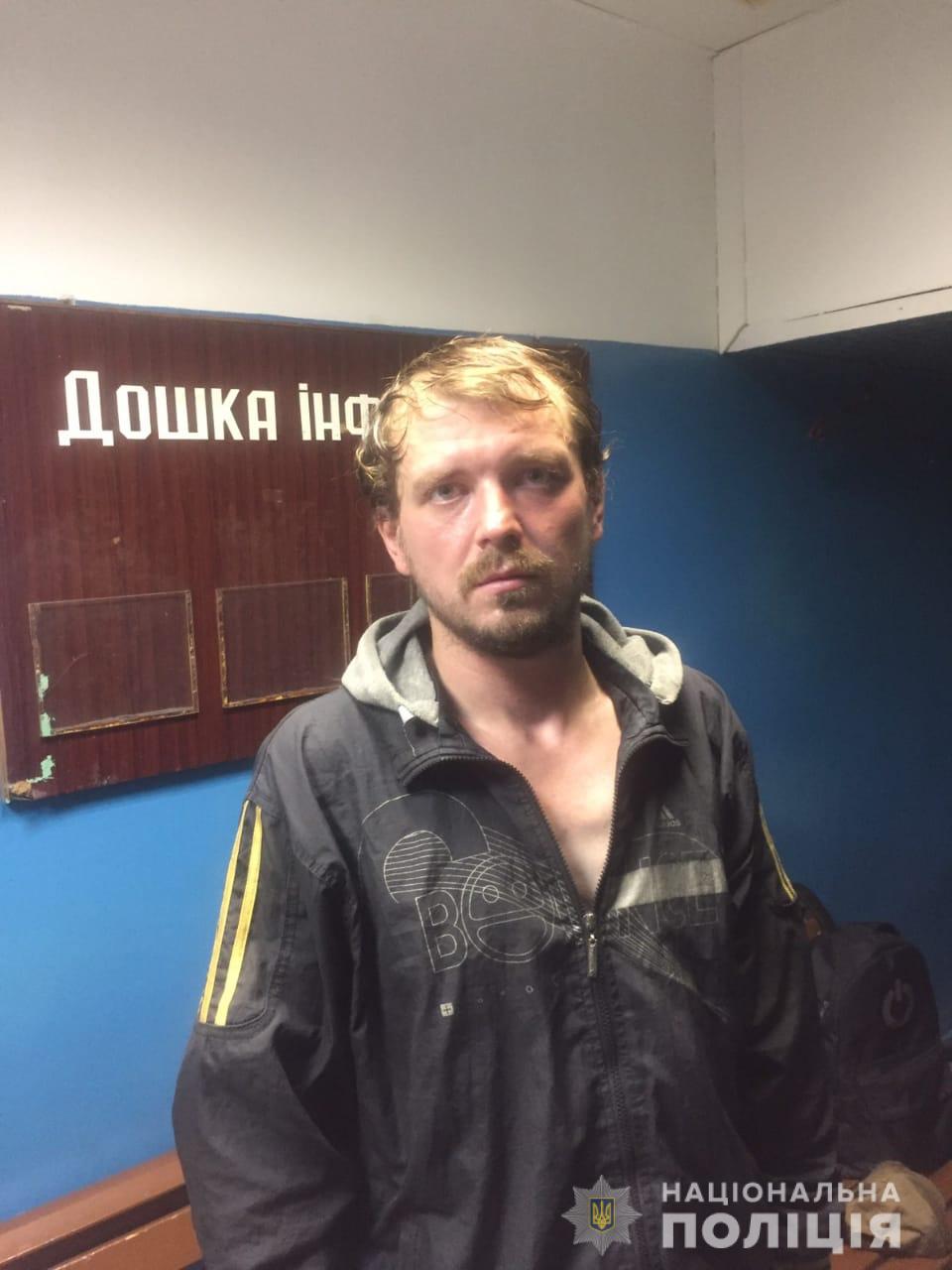 В Киеве задержали мужчину с “военным билетом ДНР”