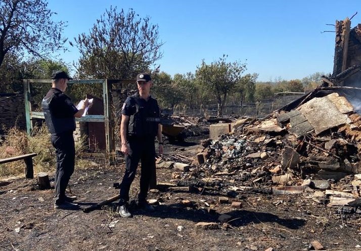 В Попасной и Попаснянском районе сгорели по дому. Причины выясняются