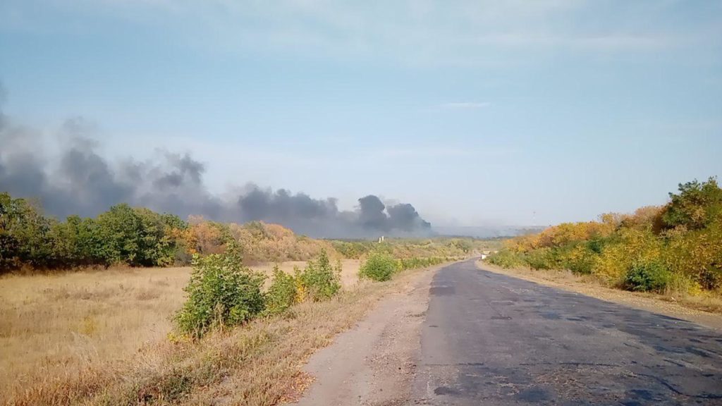 В Луганской области возле села Нижнетеплое горел лес, в районе Беловодска — поле