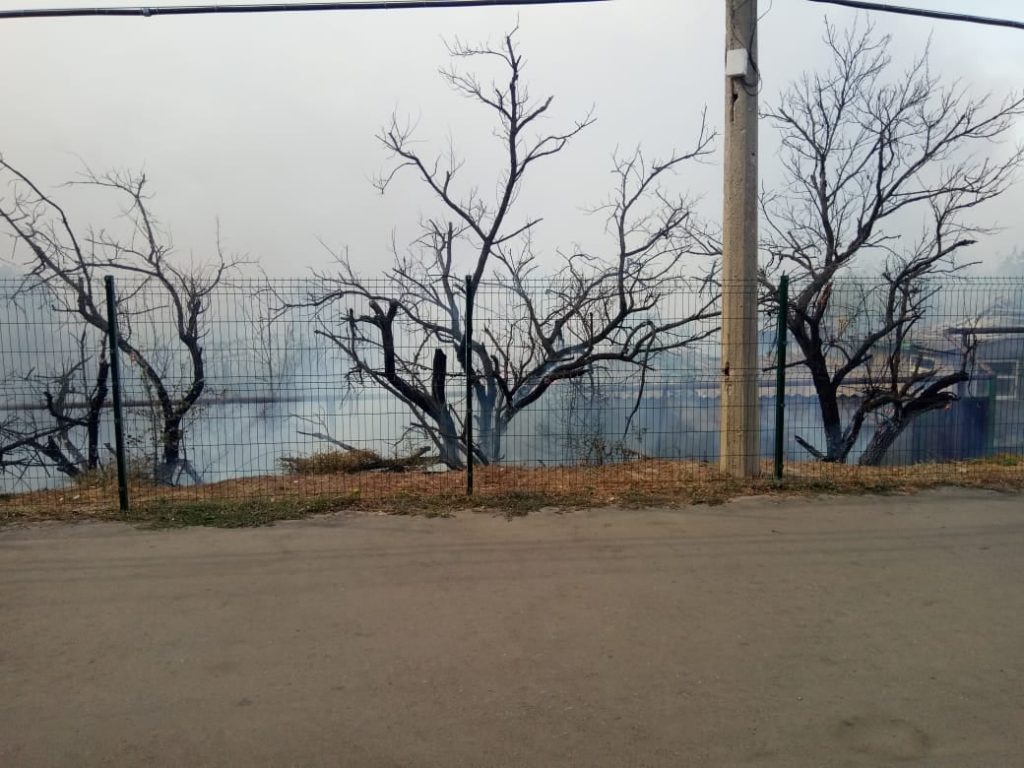 Загорелся пункт пропуска “Станица Луганская”. До этого его успели закрыть