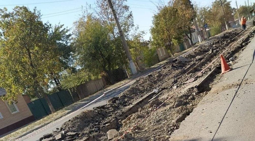 В Луганске демонтируют трамвайные рельсы