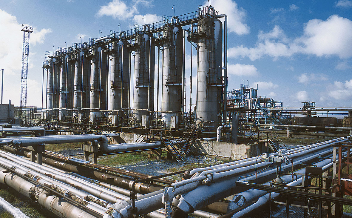 Манипуляция: Медведчук пообещал запустить Лисичанский НПЗ