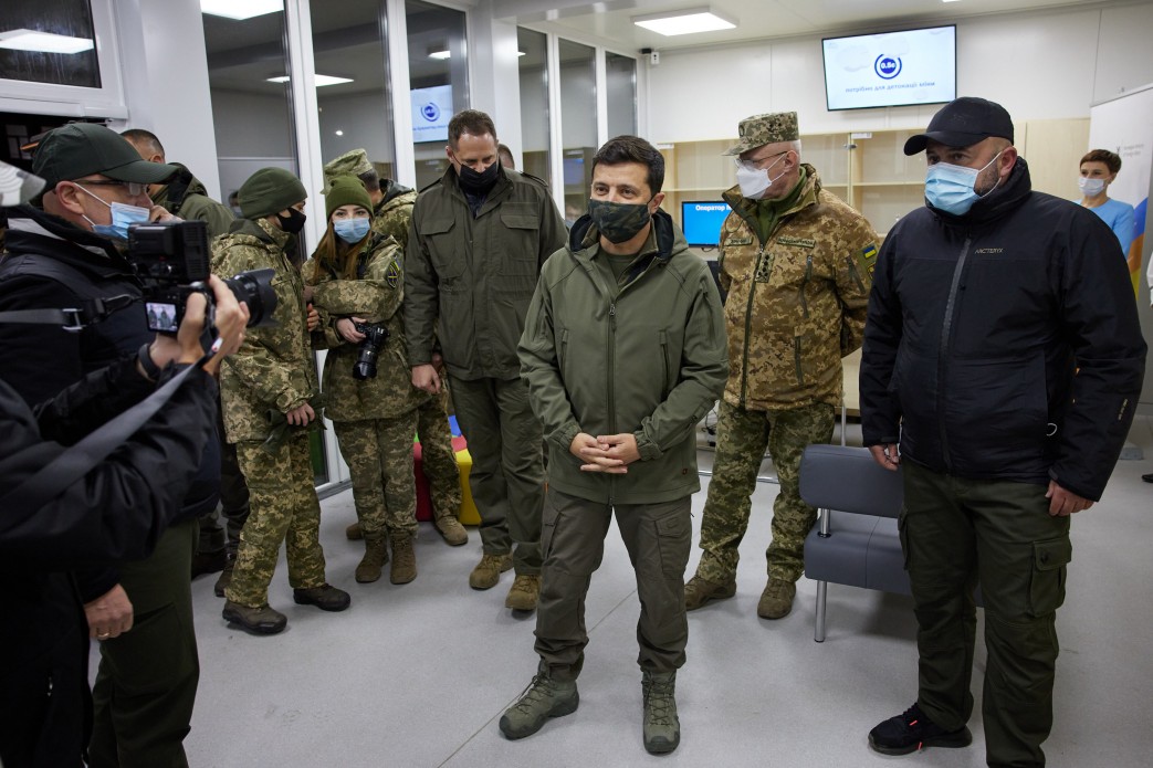 Почта, банк, ЦПАУ. Что уже построили на новом пункте пропуска в Счастье