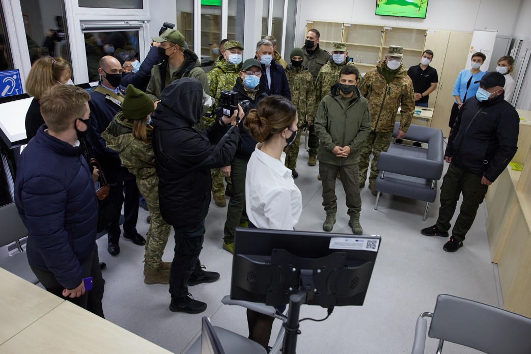 Почта, банк, ЦПАУ. Что уже построили на новом пункте пропуска в Счастье