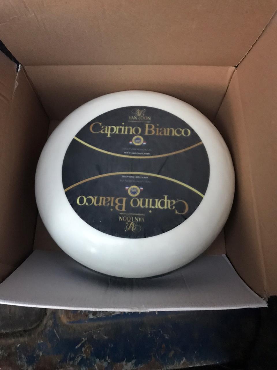 Свинина и элитные сыры. На Луганщине задержали крупную партию контрабанды