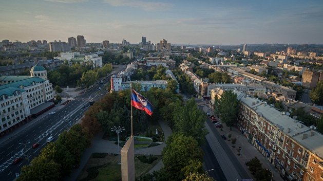 “ДНР” отменила комендантский час, но пообещала задерживать людей с украинскими паспортами