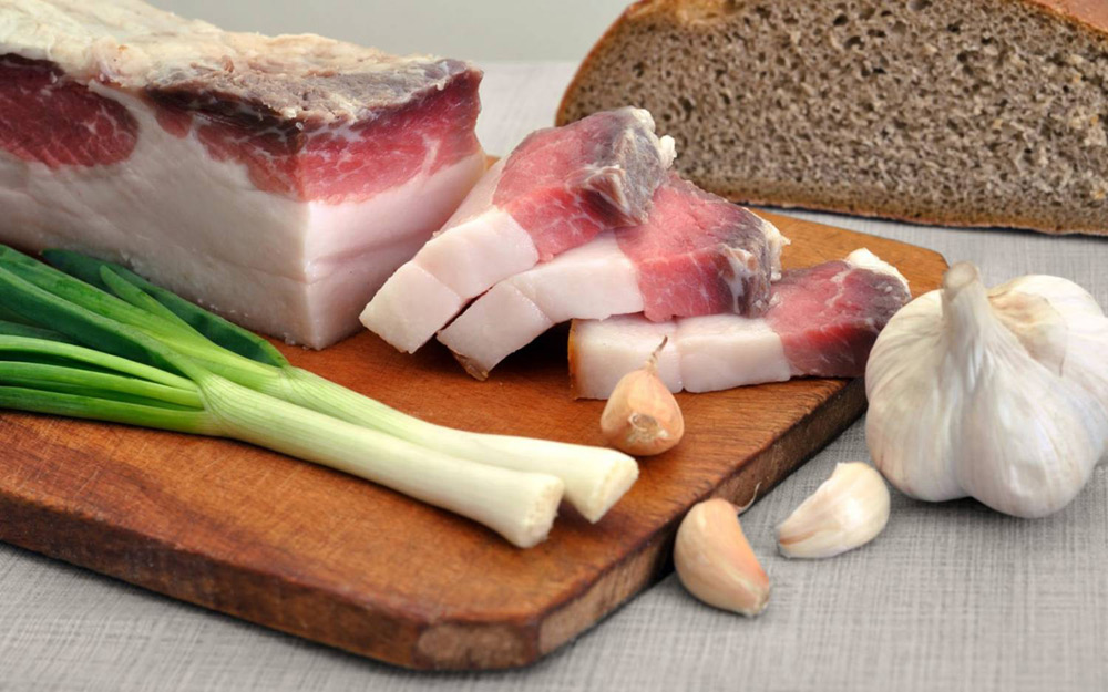 Сало предлагают спрятать за пазуху. Какие продукты можно перевозить через “границу” “ЛНР”