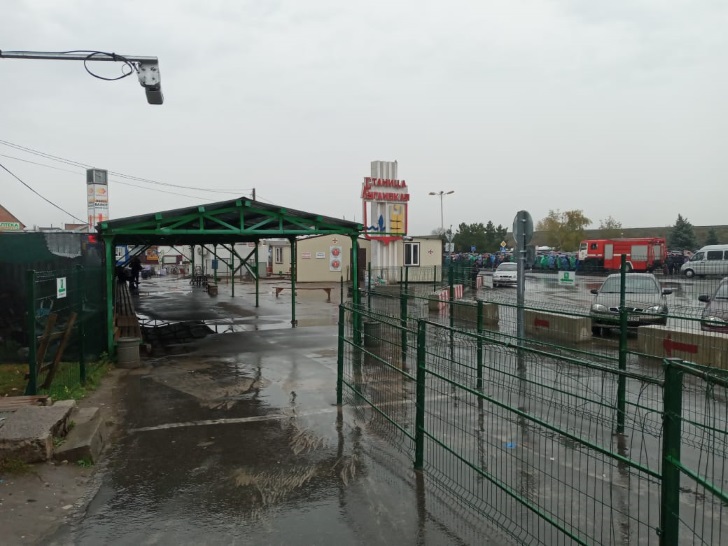 КПВВ “Станица Луганская” закрывали из-за обстрелов