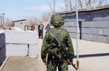 Отпечатки пальцев, фотографии и проверка телефонов. «ДНР» хочет ужесточить правила выезда из ОРДО