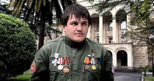Боевики “ДНР” вступились за Авидзба перед властями Абхазии: воевал с россиянами против Украины